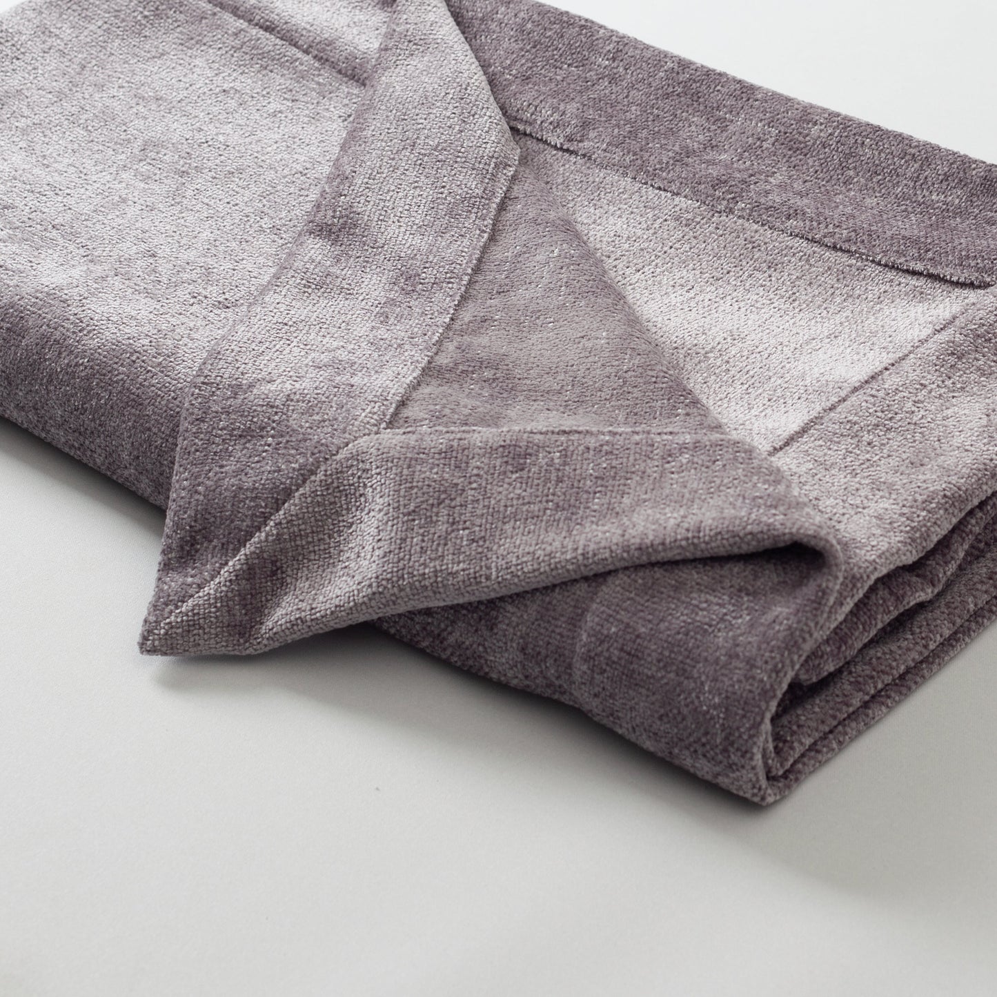 Borla | Gray Wide Bed Runner 47"x102"