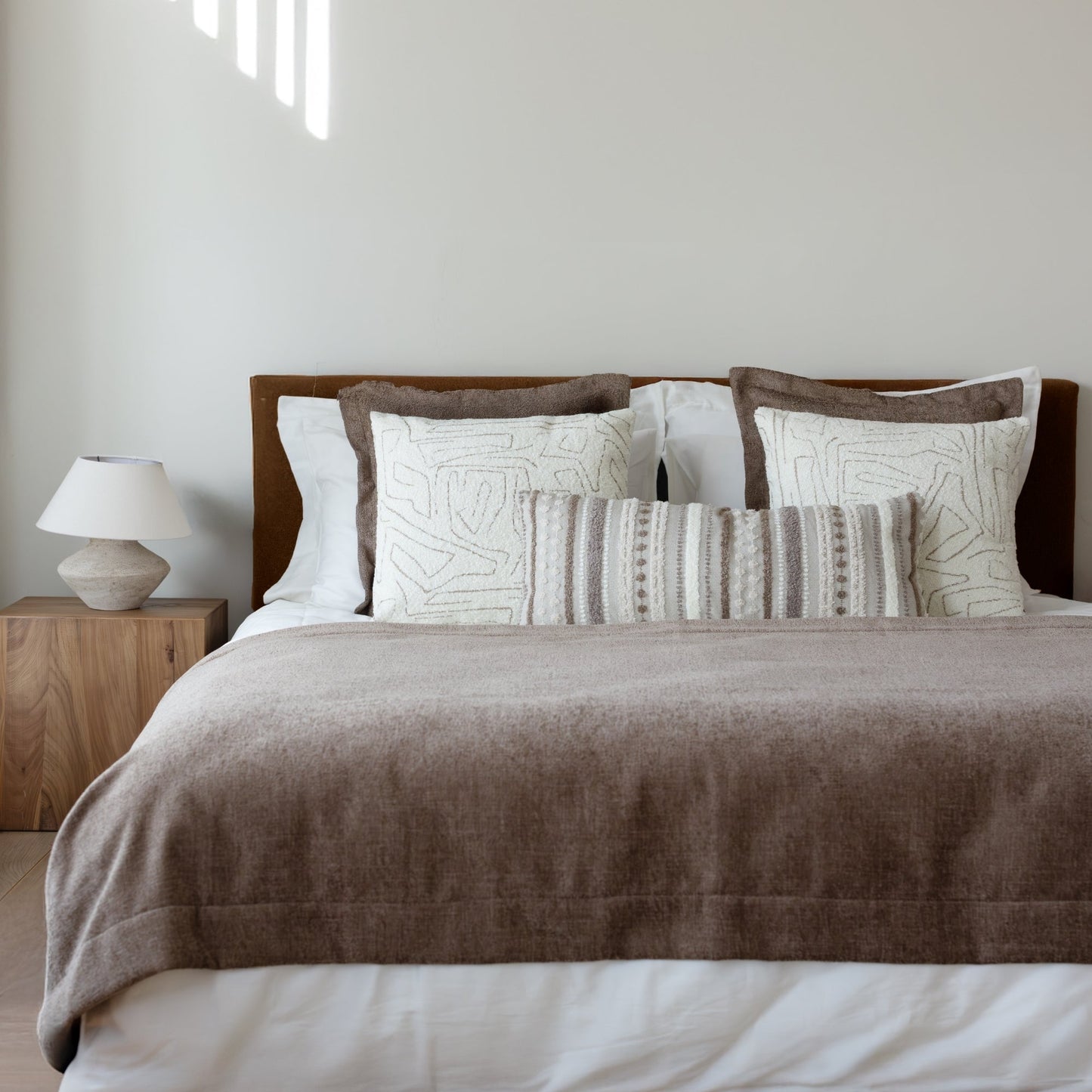 Borla & Amorf | Set of 5 | Light Brown Bed Runner & Pillow Covers Set