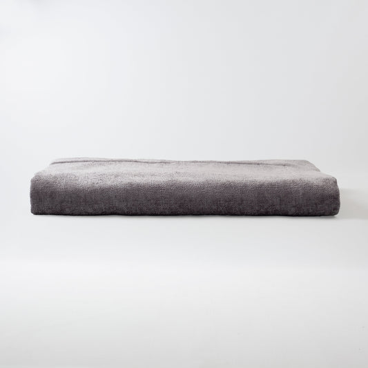 Borla | Gray Wide Bed Runner 47"x102"