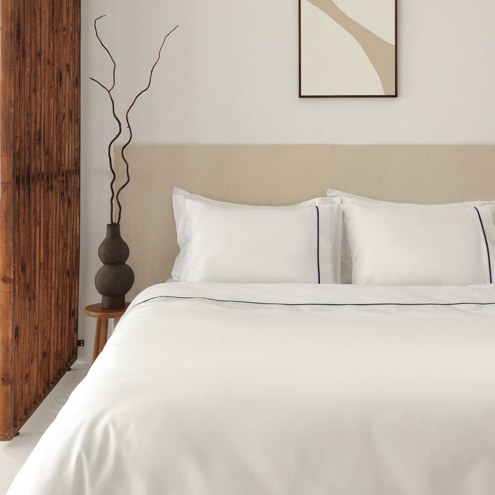 Lusso | 100% Cotton Sateen Navy Blue Pipping Queen Size White Duvet Cover Set