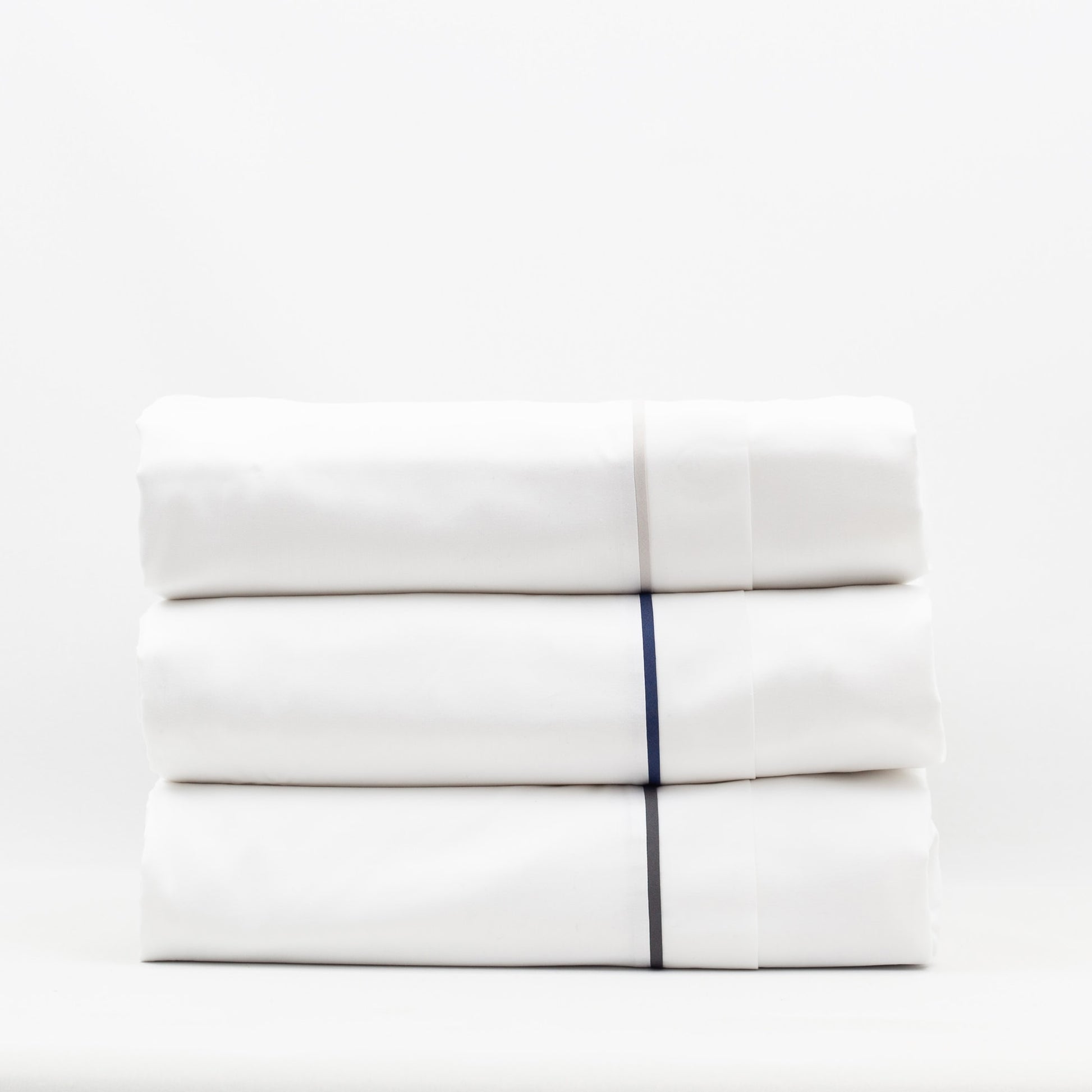 Lusso | 100% Cotton Sateen Navy Blue Pipping Queen Size White Duvet Cover Set