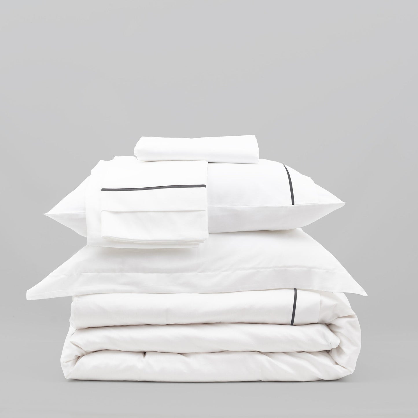 Lusso Duvet Cover Set & Loom Bed Runner & Pillow Covers | Set of 4 | Dark Gray