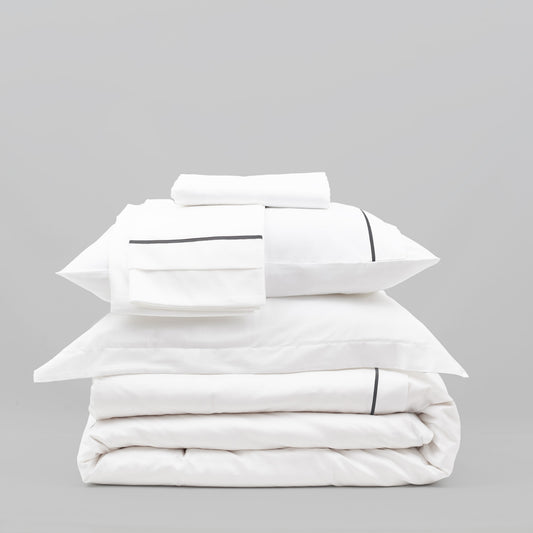 Lusso | 100% Cotton Sateen Dark Gray Pipping Queen Size White Duvet Cover Set