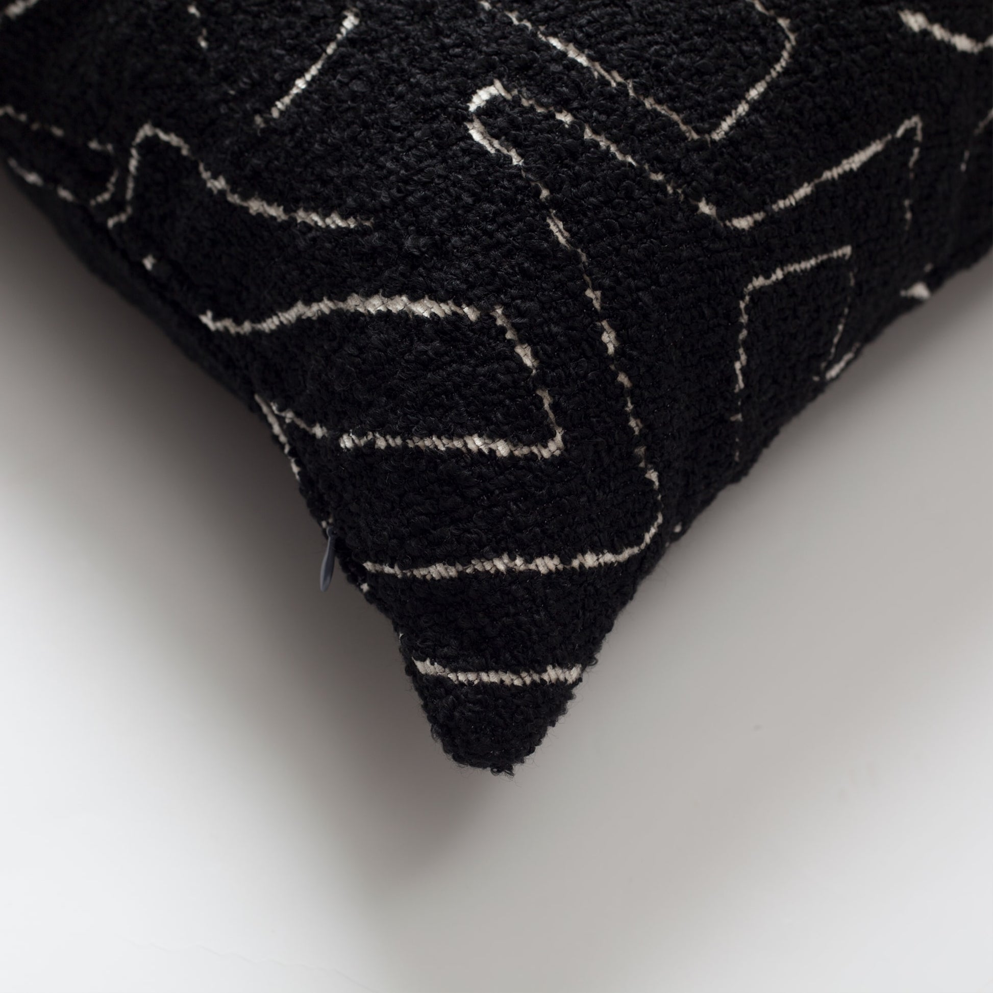 Amorf | Black Abstract Minimal Design Textured Long Lumbar 14"x28'' Throw Pillow Cover