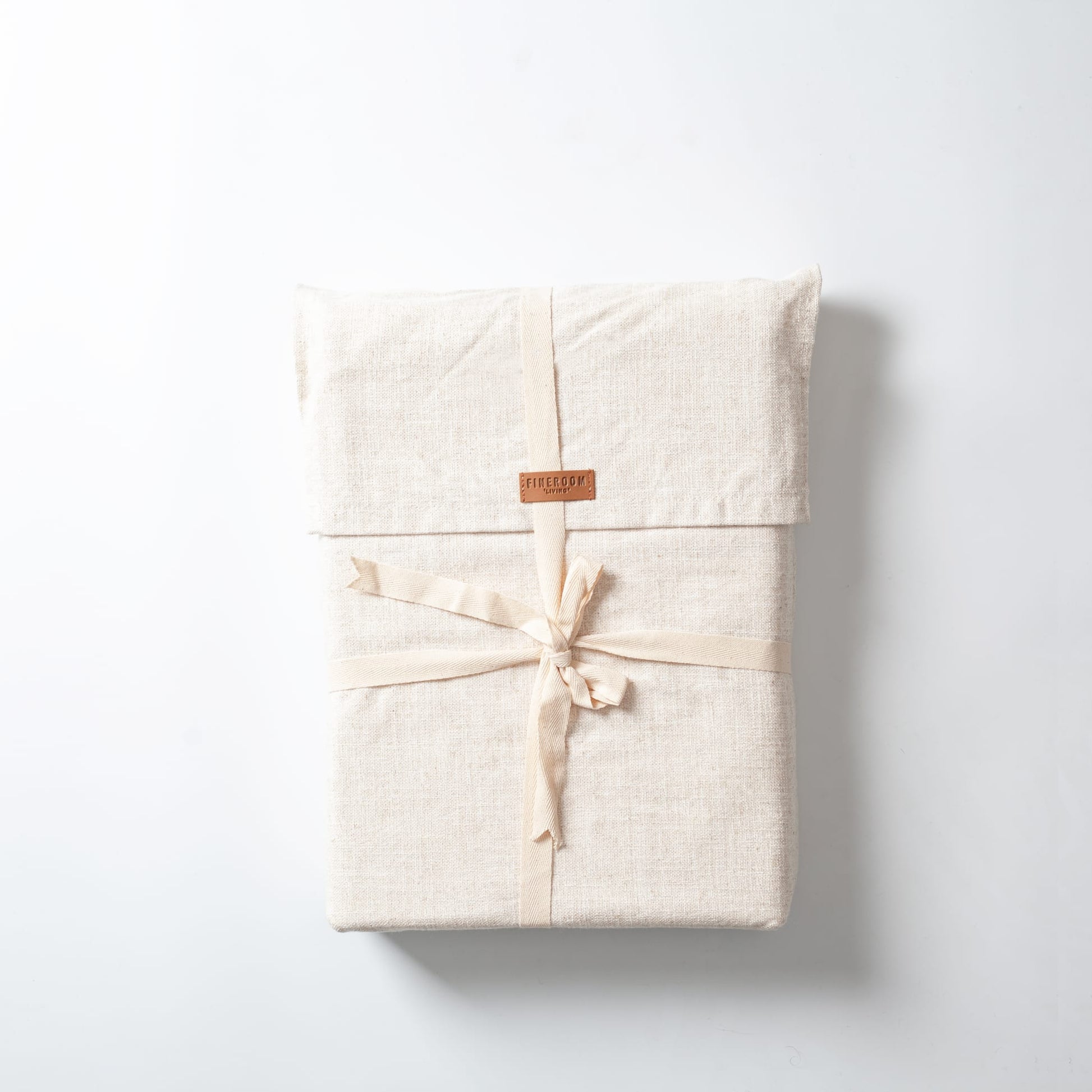 Lusso | 100% Cotton Sateen Taupe Pipping Queen Size White Duvet Cover Set